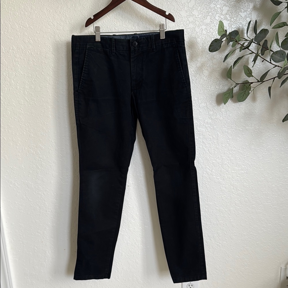 GAP Skinny Fit Pants in Black